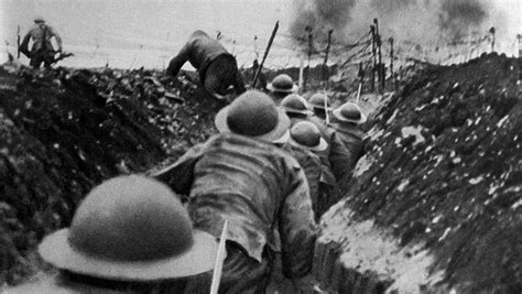   The Battle of the Somme! A Silent Epic Filled with Grit and Patriotism 